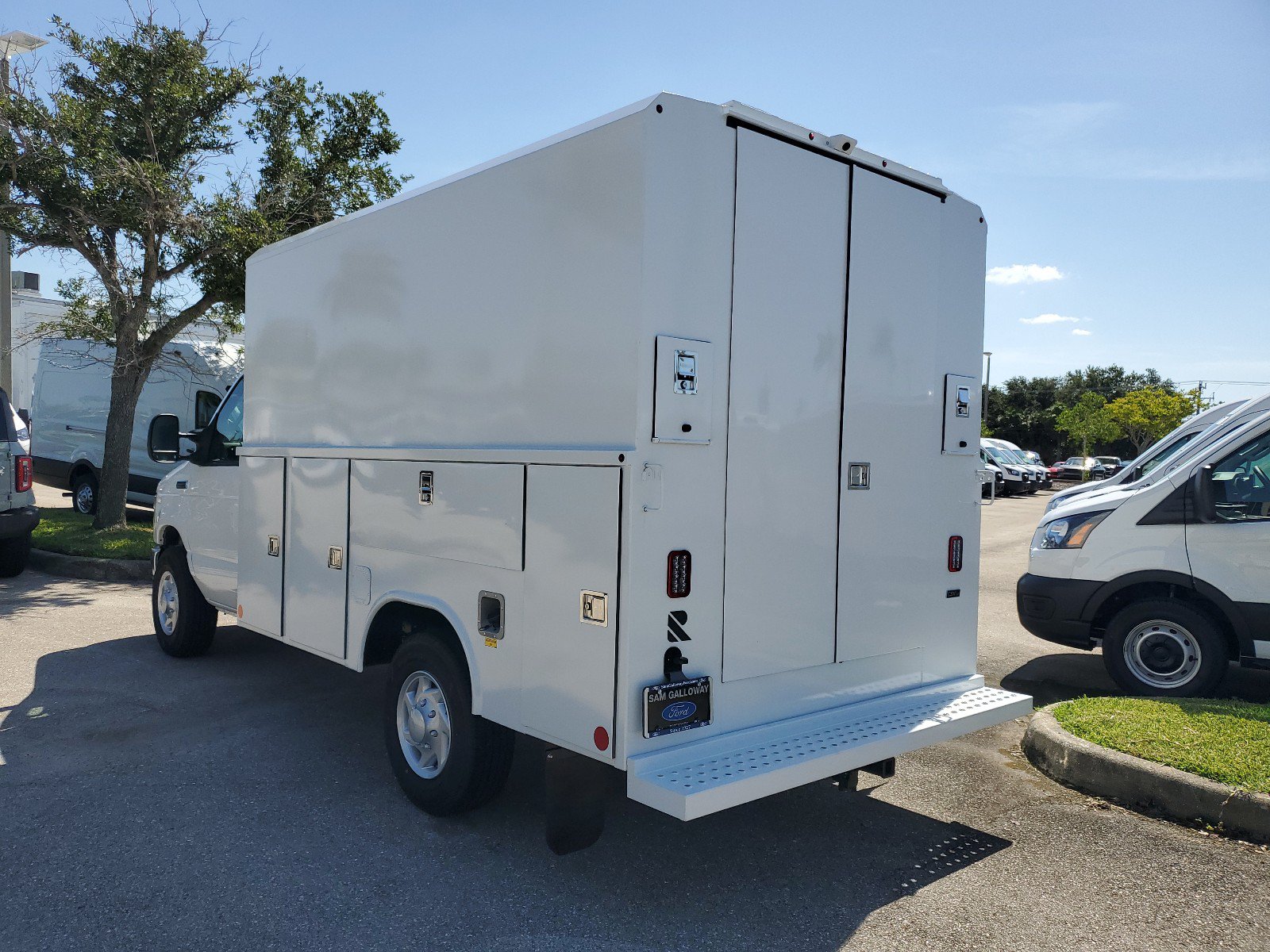 New 2025 Ford E-350 and Econoline 350 Super Duty w/ Power Equipment Group RWD image 3