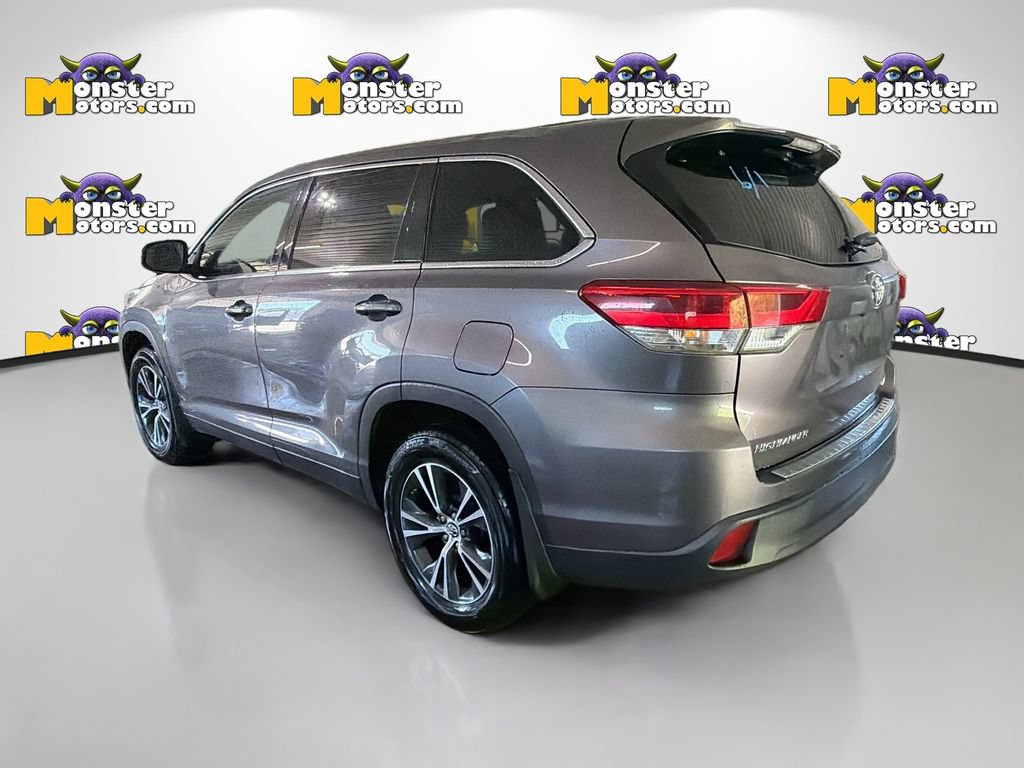 Used 2019 Toyota Highlander LE AWD/4WD image 6