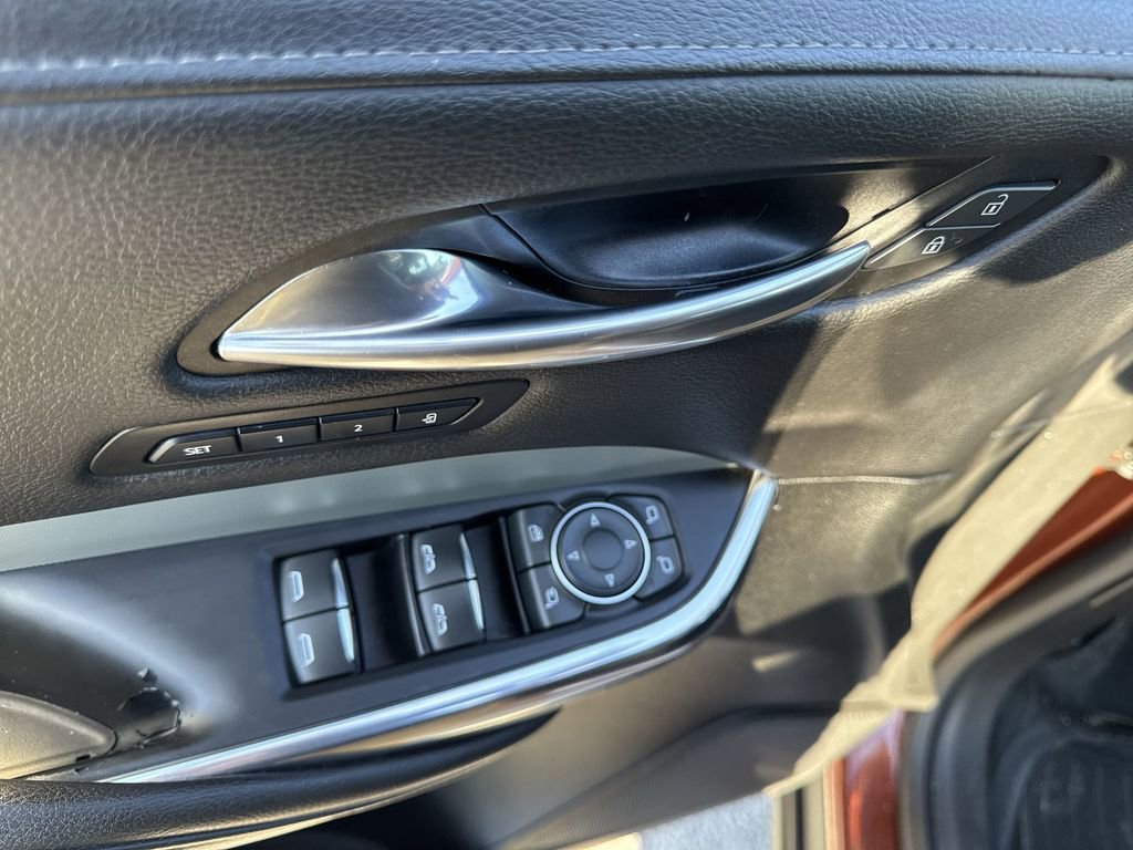 Certified 2020 Cadillac XT4 Premium Luxury image 28