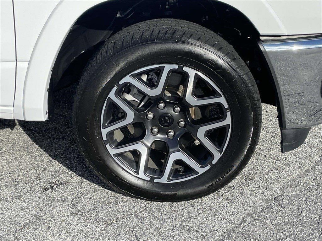 Used 2025 RAM 1500 Laramie image 12