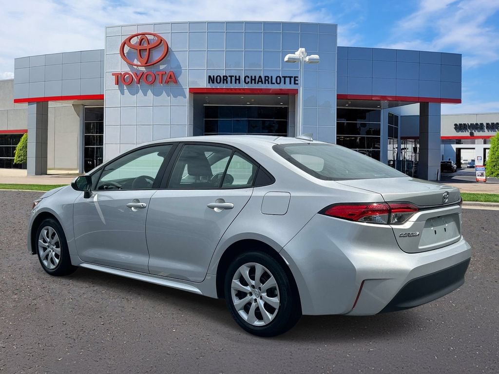 Used 2023 Toyota Corolla LE FWD image 5