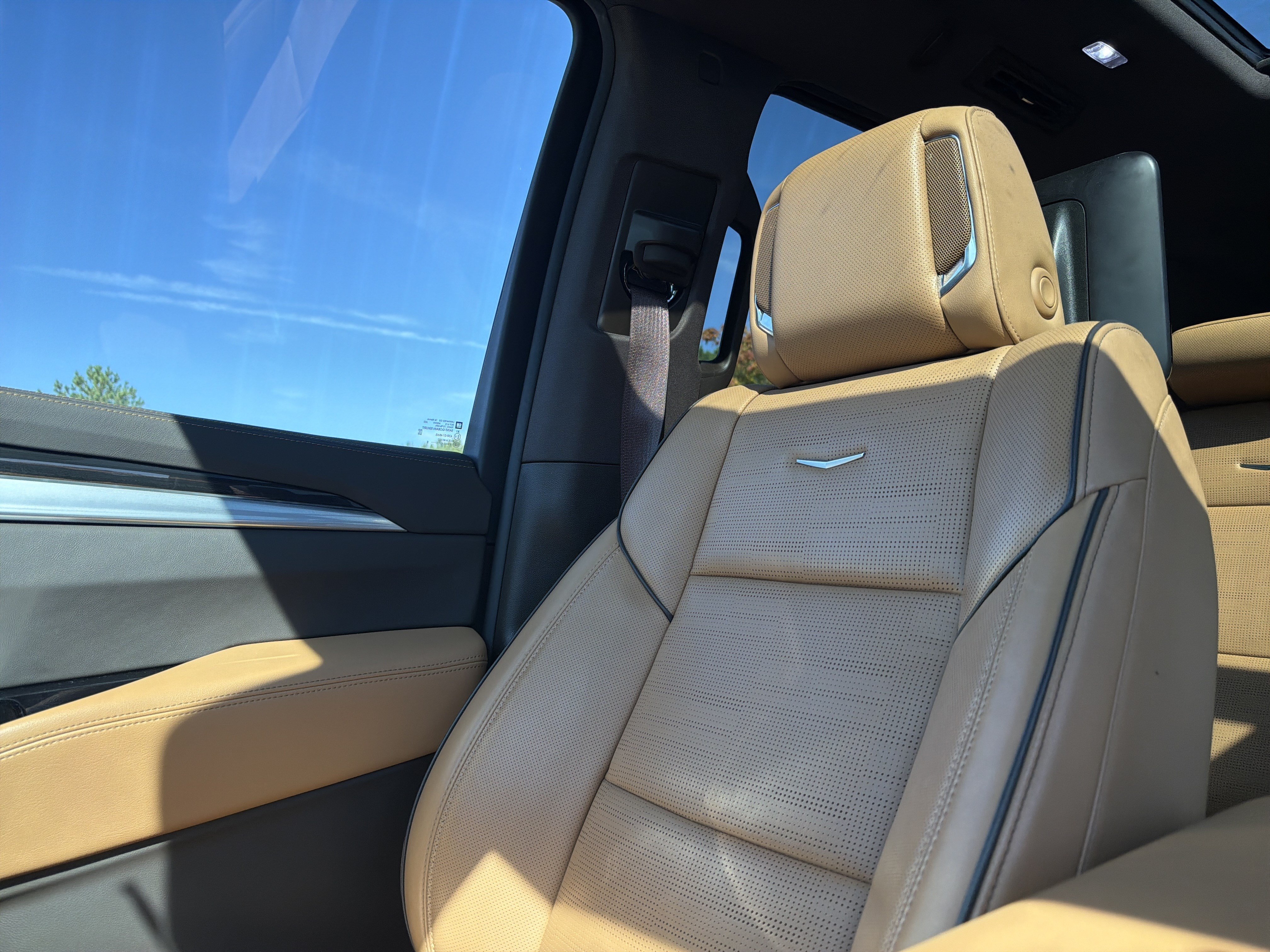 Used 2025 Cadillac Escalade Premium Luxury w/ Touring Package AWD/4WD image 47