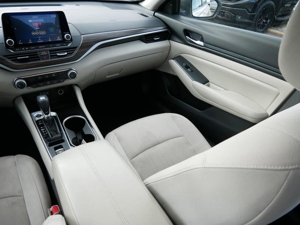 Used 2024 Nissan Altima 2.5 SV AWD/4WD image 20