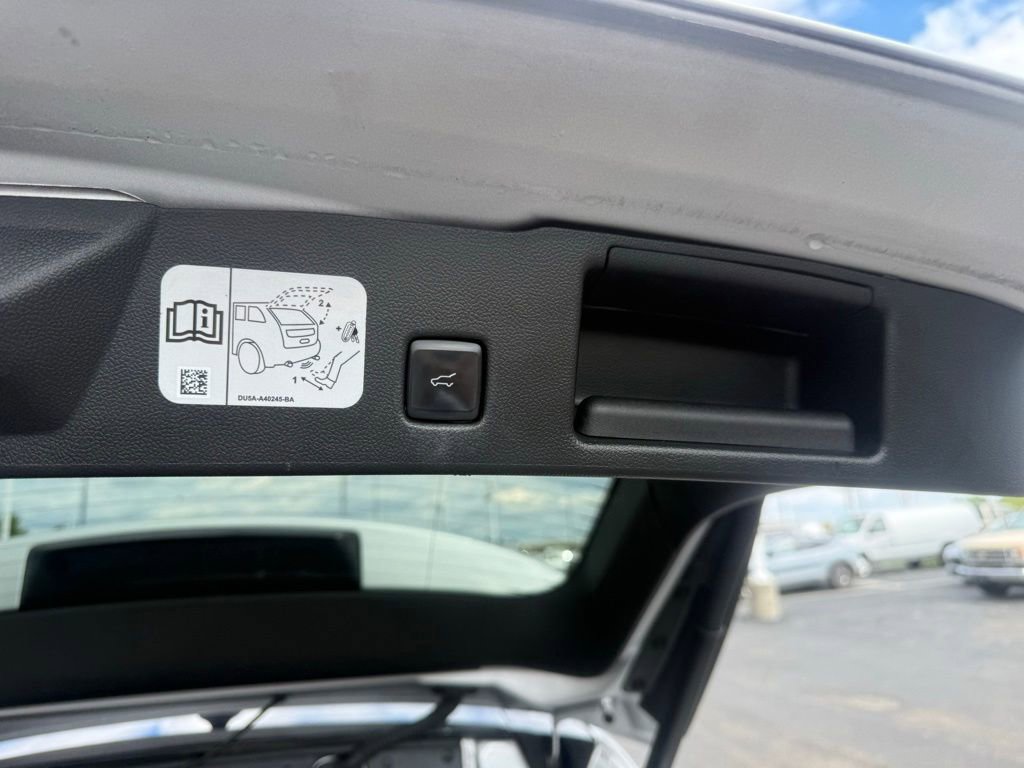 Used 2020 Ford Escape Titanium AWD/4WD image 41