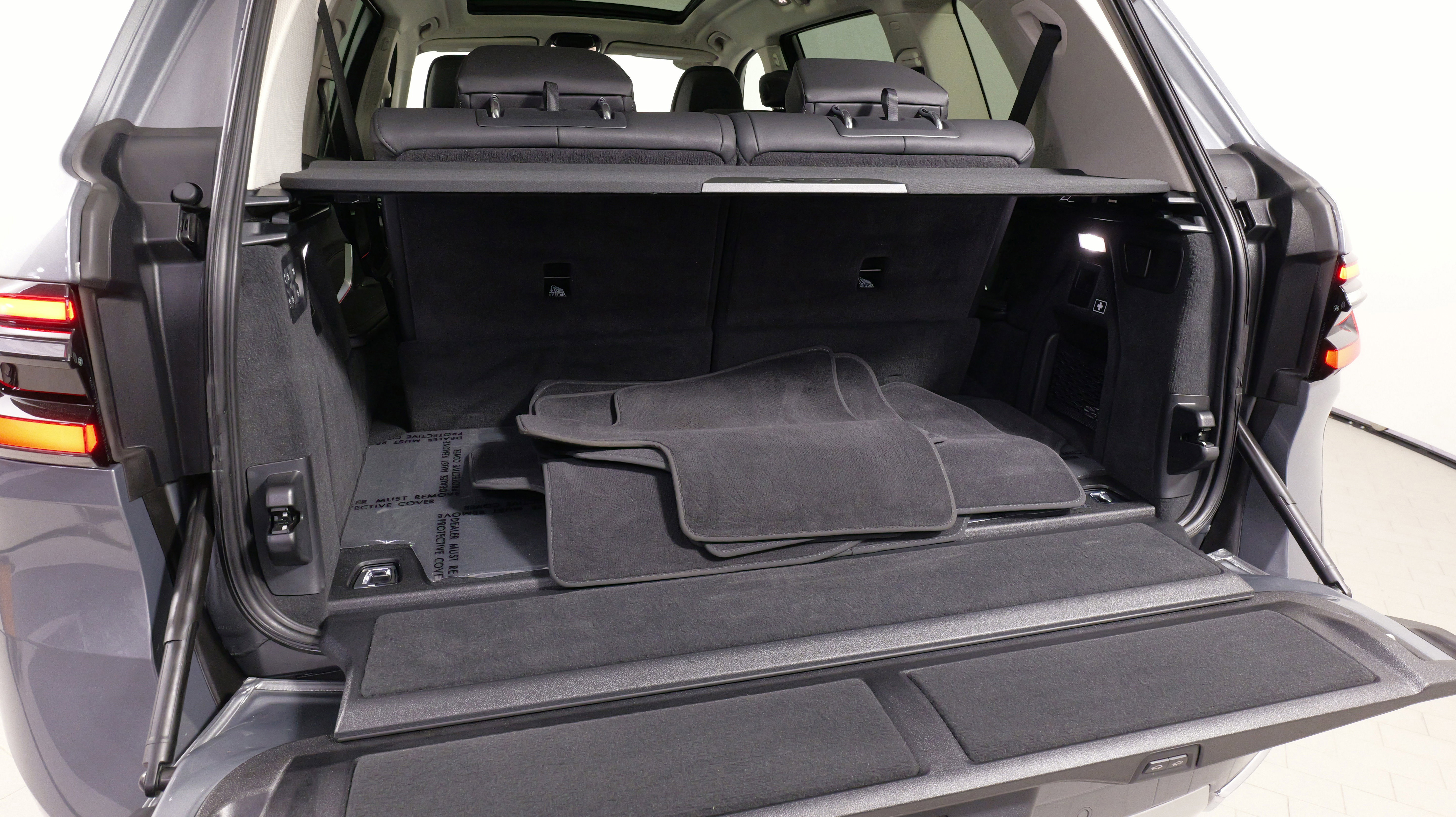 Used 2023 BMW X7 xDrive40i image 45