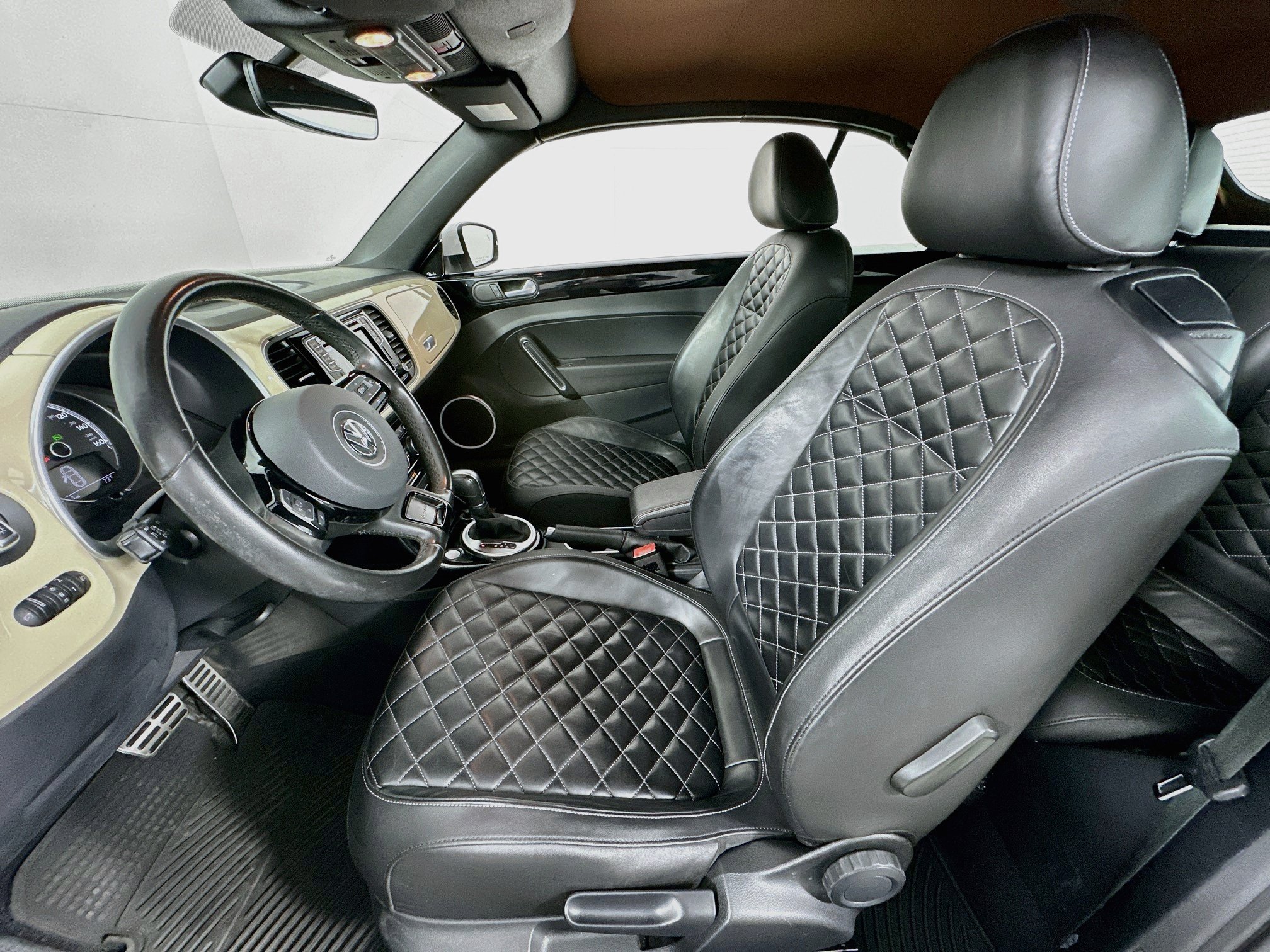Used 2019 Volkswagen Beetle 2.0T S FWD image 21