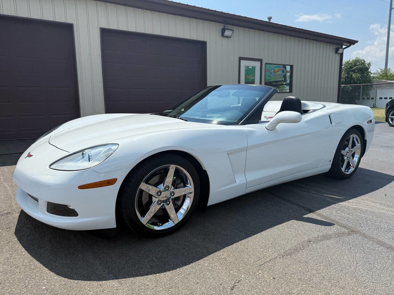 Used 2006 Chevrolet Corvette Convertible w/ Preferred Equipment Group image 1