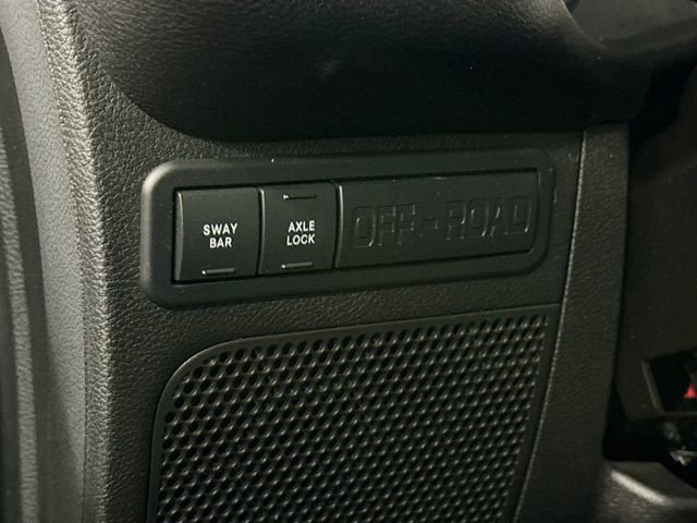 Used 2016 Jeep Wrangler Unlimited Rubicon w/ Connectivity Group image 11