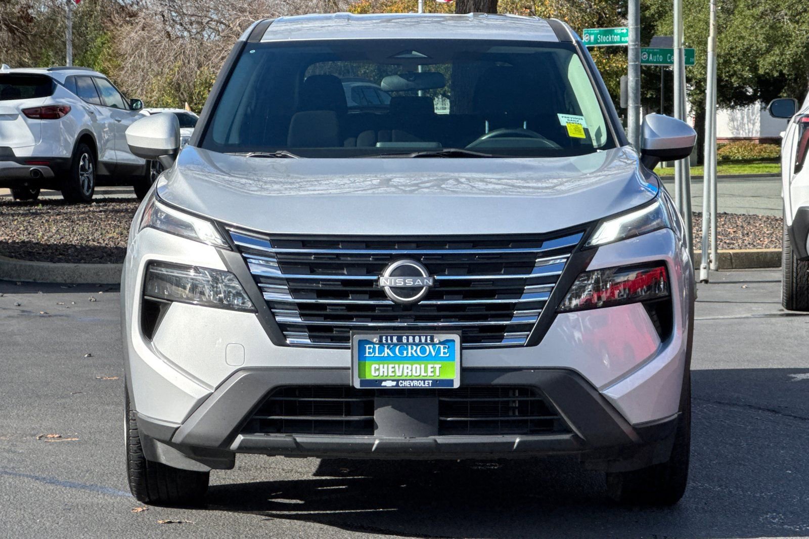 Used 2024 Nissan Rogue SV image 8