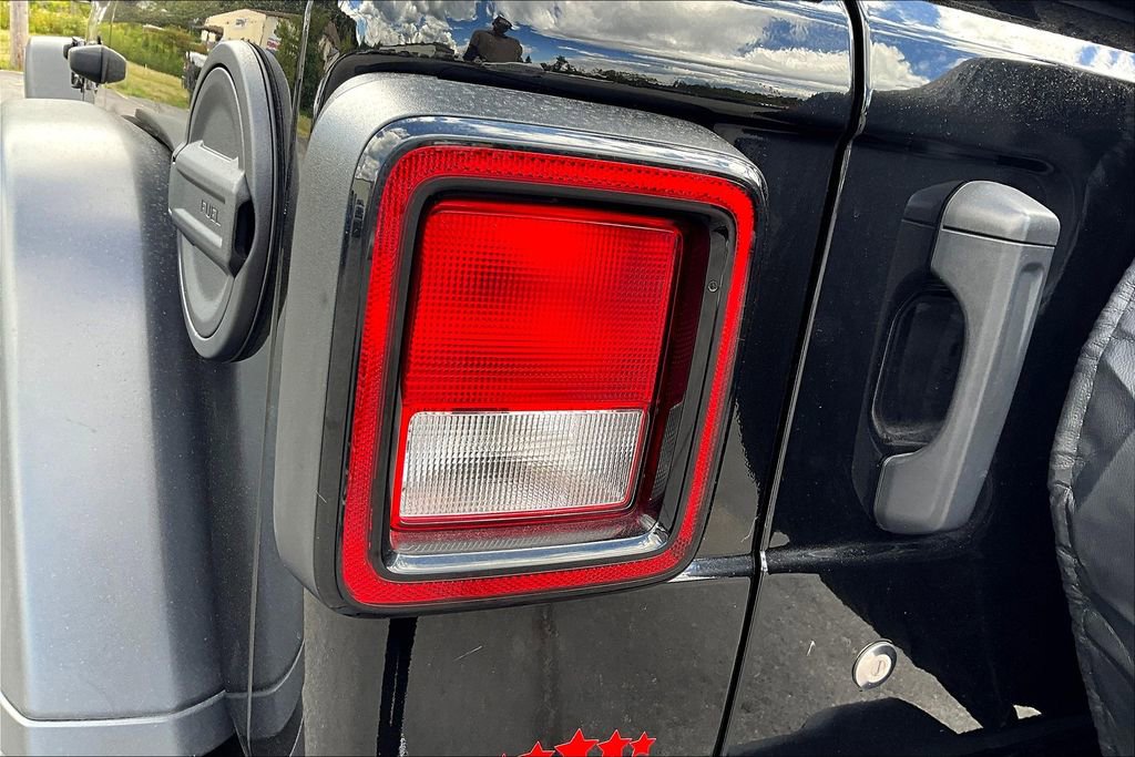 Used 2019 Jeep Wrangler Unlimited Rubicon w/ Dual Top Group image 28