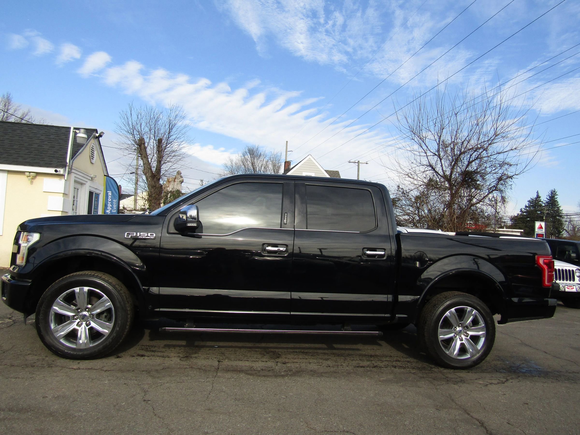 Used 2016 Ford F150 Platinum w/ Equipment Group 701A Luxury image 4