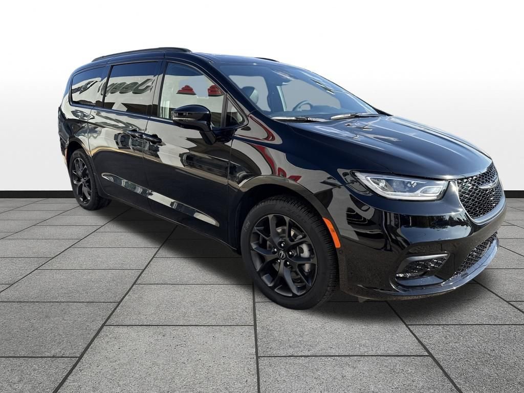 New 2026 Chrysler Pacifica Limited w/ S Appearance Package AWD/4WD image 7