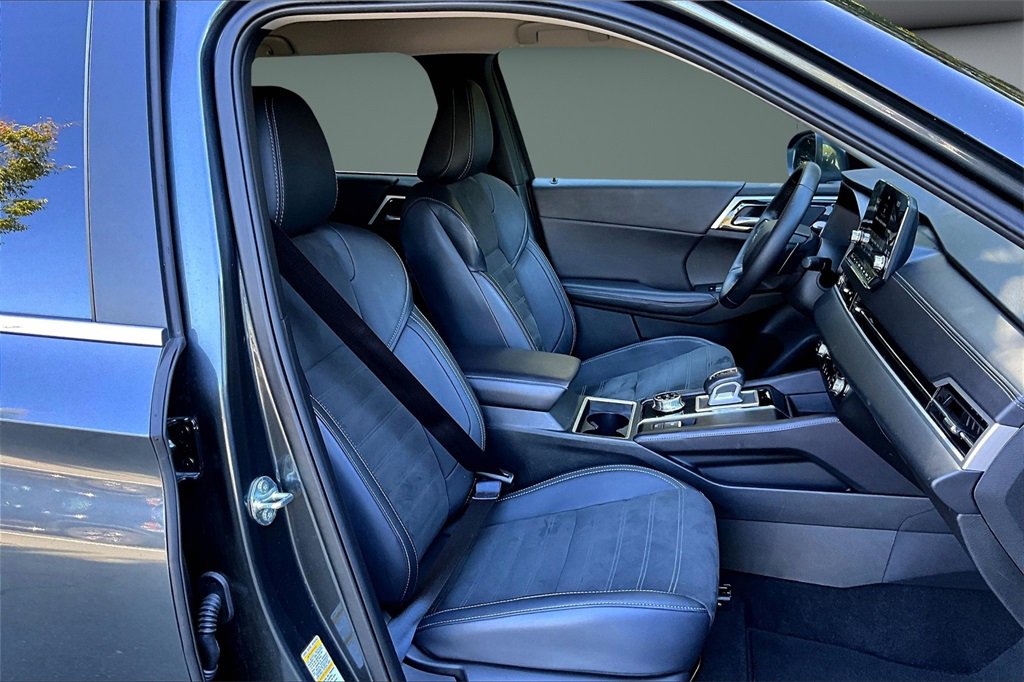 Used 2024 Mitsubishi Outlander SE image 27