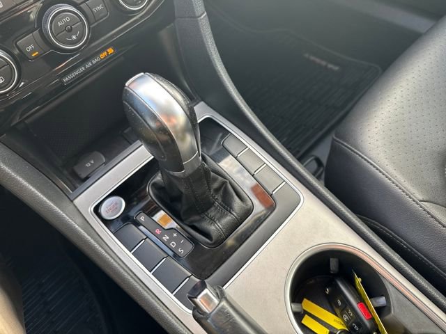 Certified 2020 Volkswagen Passat 2.0T R-Line image 28