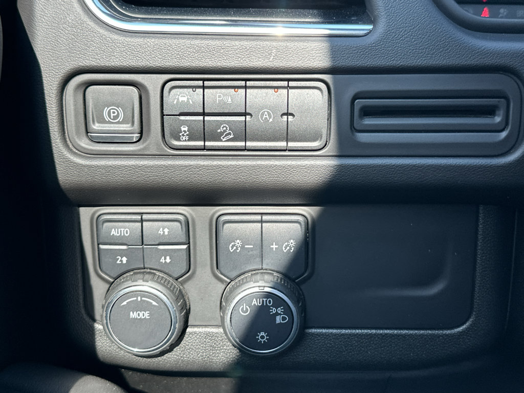 Used 2023 Chevrolet Tahoe Z71 AWD/4WD image 16