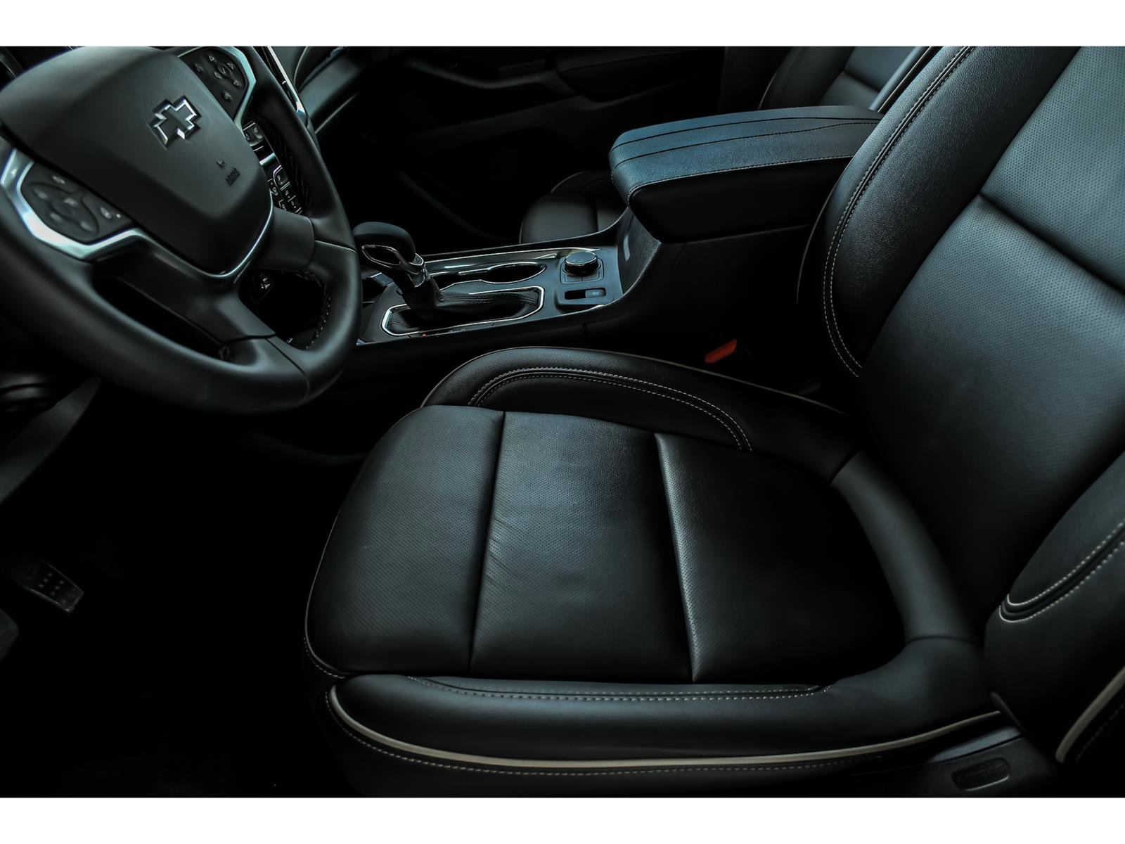 Used 2023 Chevrolet Traverse Premier w/ Redline Edition AWD/4WD image 11