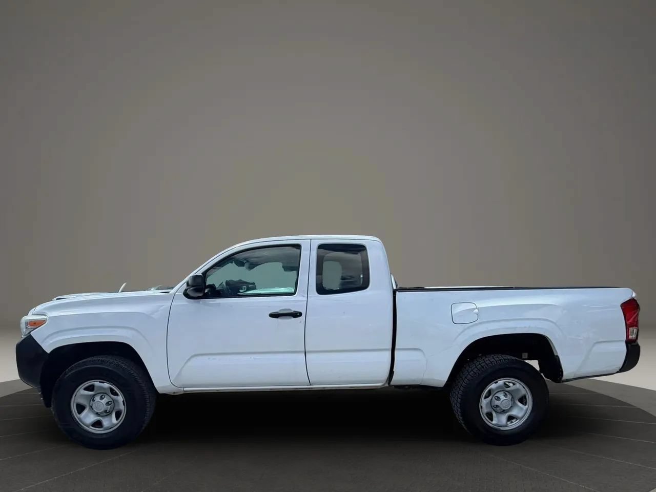 Used 2016 Toyota Tacoma SR RWD image 10