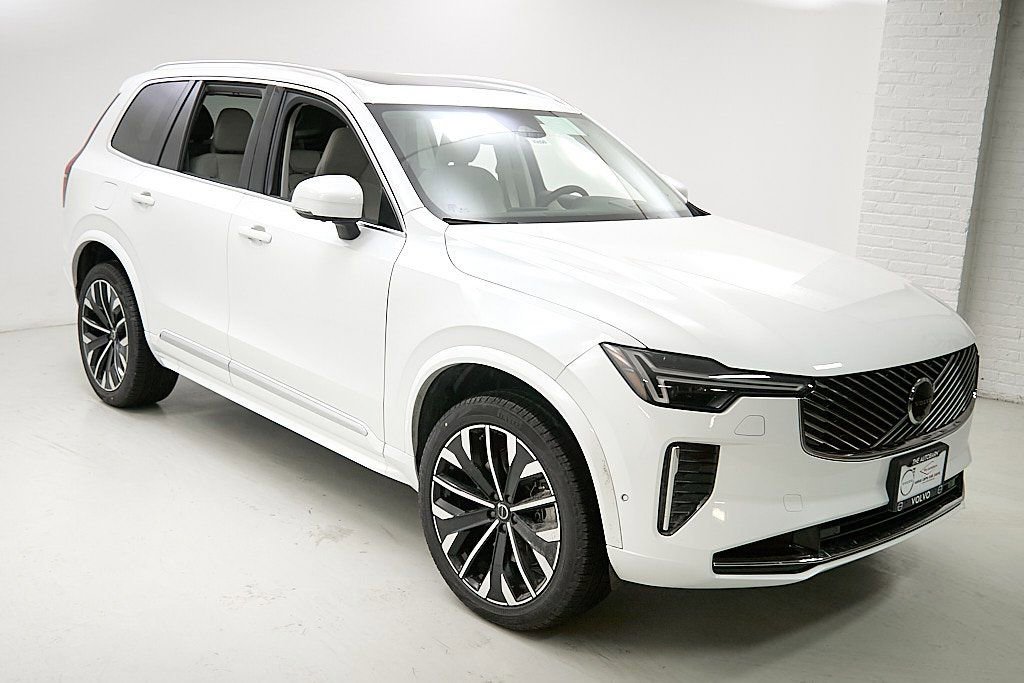 New 2026 Volvo XC90 T8 Ultra w/ Protection Package image 4
