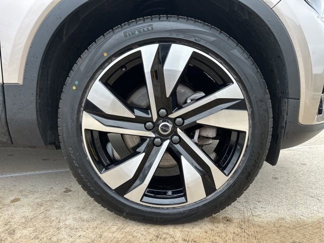 Certified 2023 Volvo XC40 B5 Plus w/ Climate Package image 11