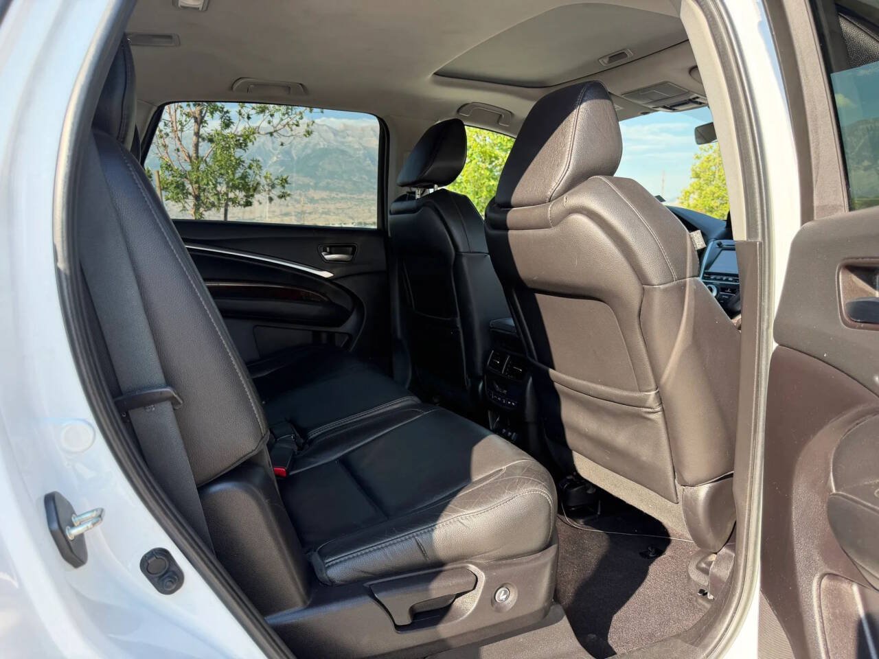 Used 2020 Acura MDX SH-AWD image 19