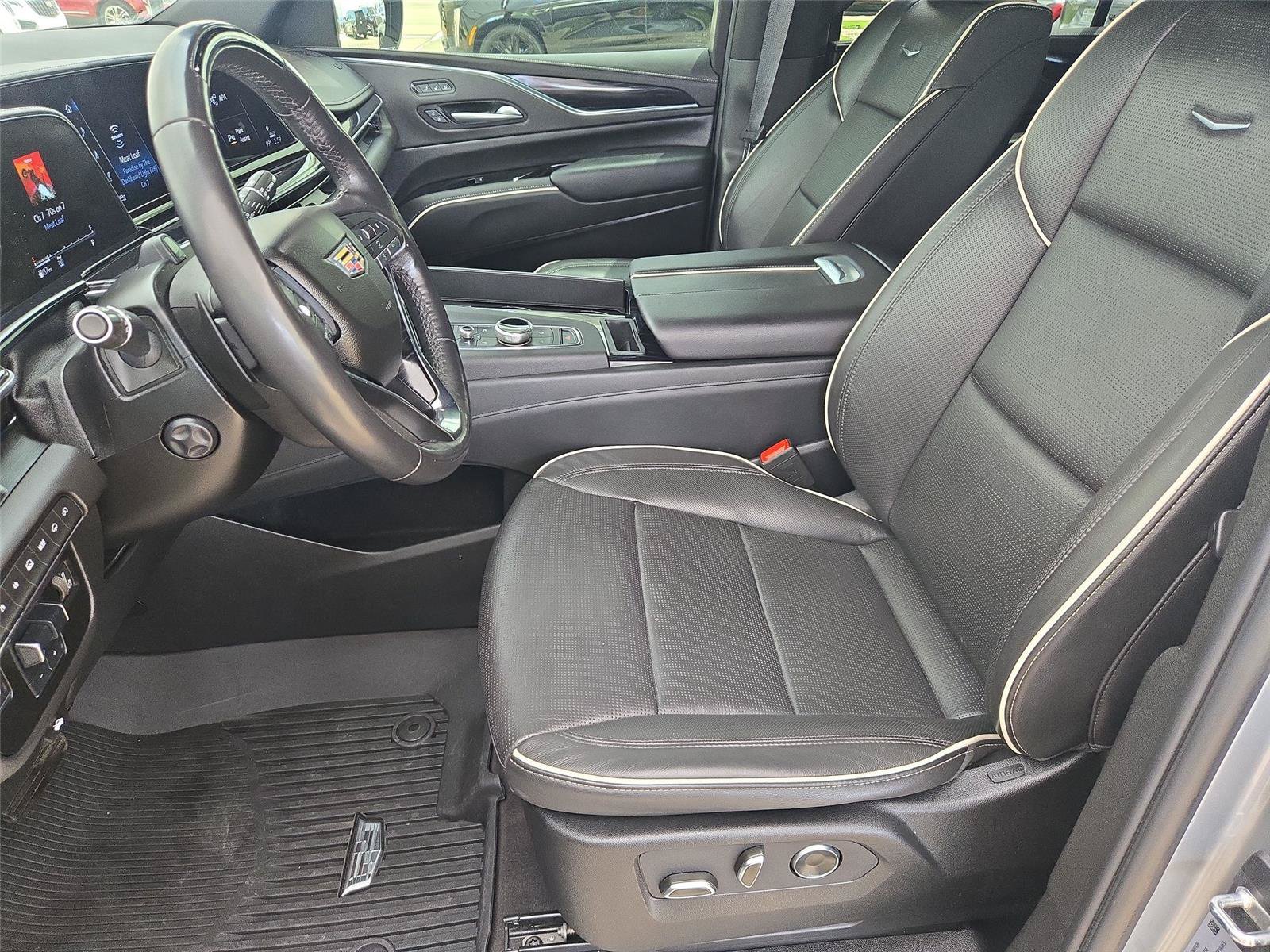 Used 2024 Cadillac Escalade Sport w/ Touring Package AWD/4WD image 28