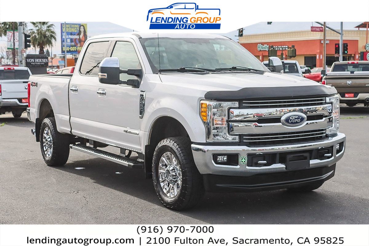 Used 2017 Ford F250 Lariat w/ Chrome Package image 5
