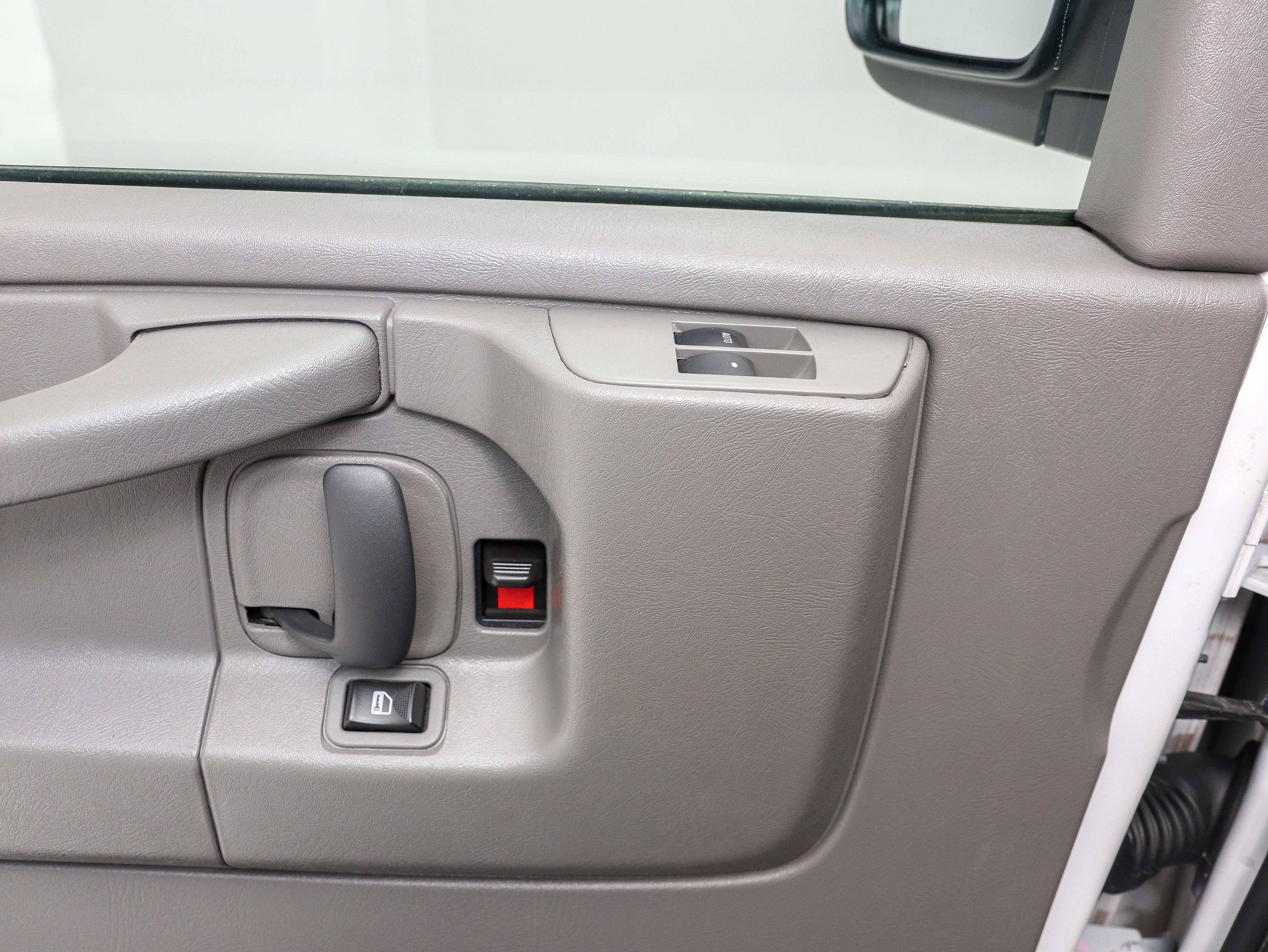 Used 2015 Chevrolet Express 3500 LT w/ LT Preferred Equipment Group RWD image 21