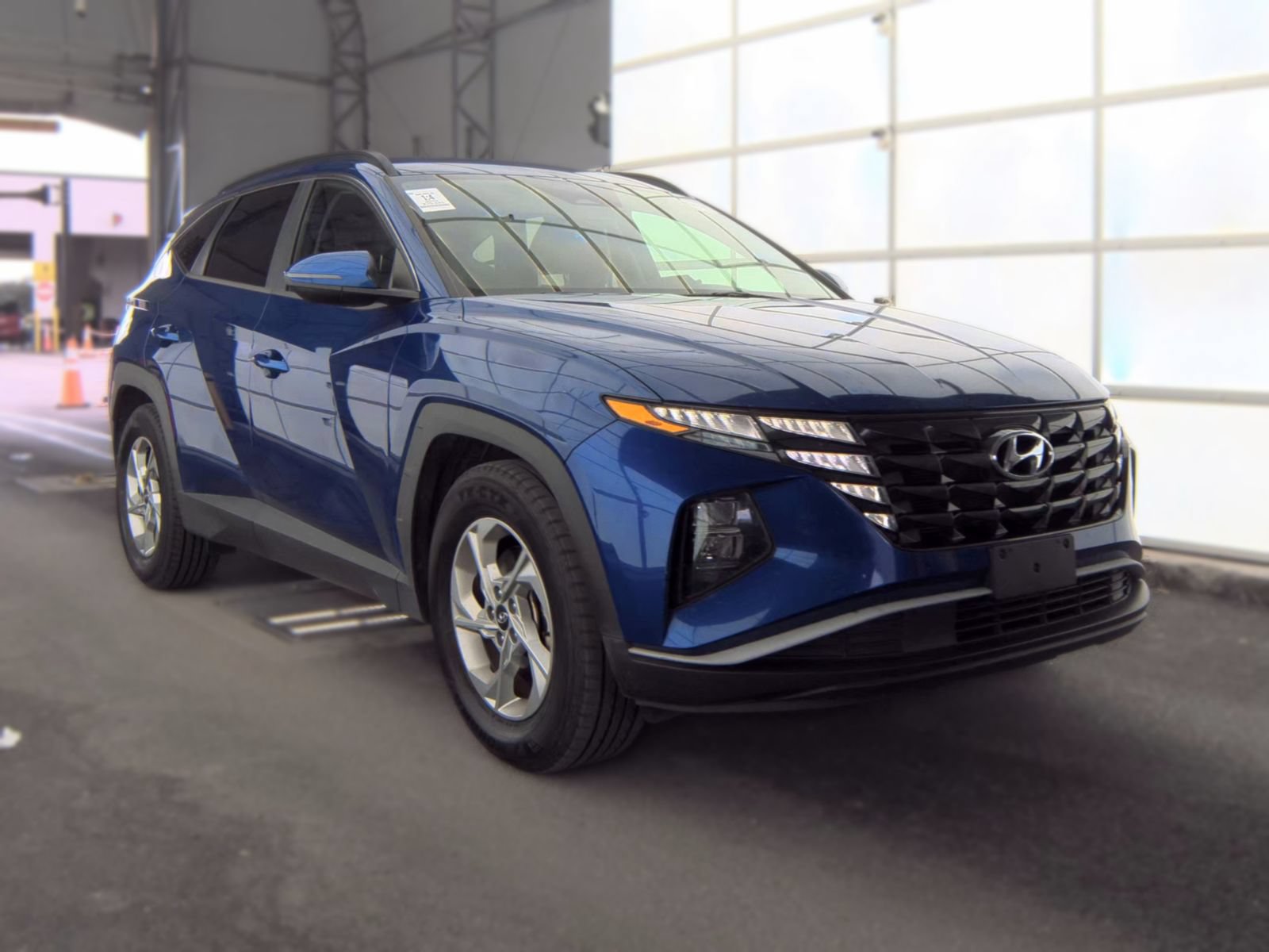 Used 2022 Hyundai Tucson SEL FWD image 2