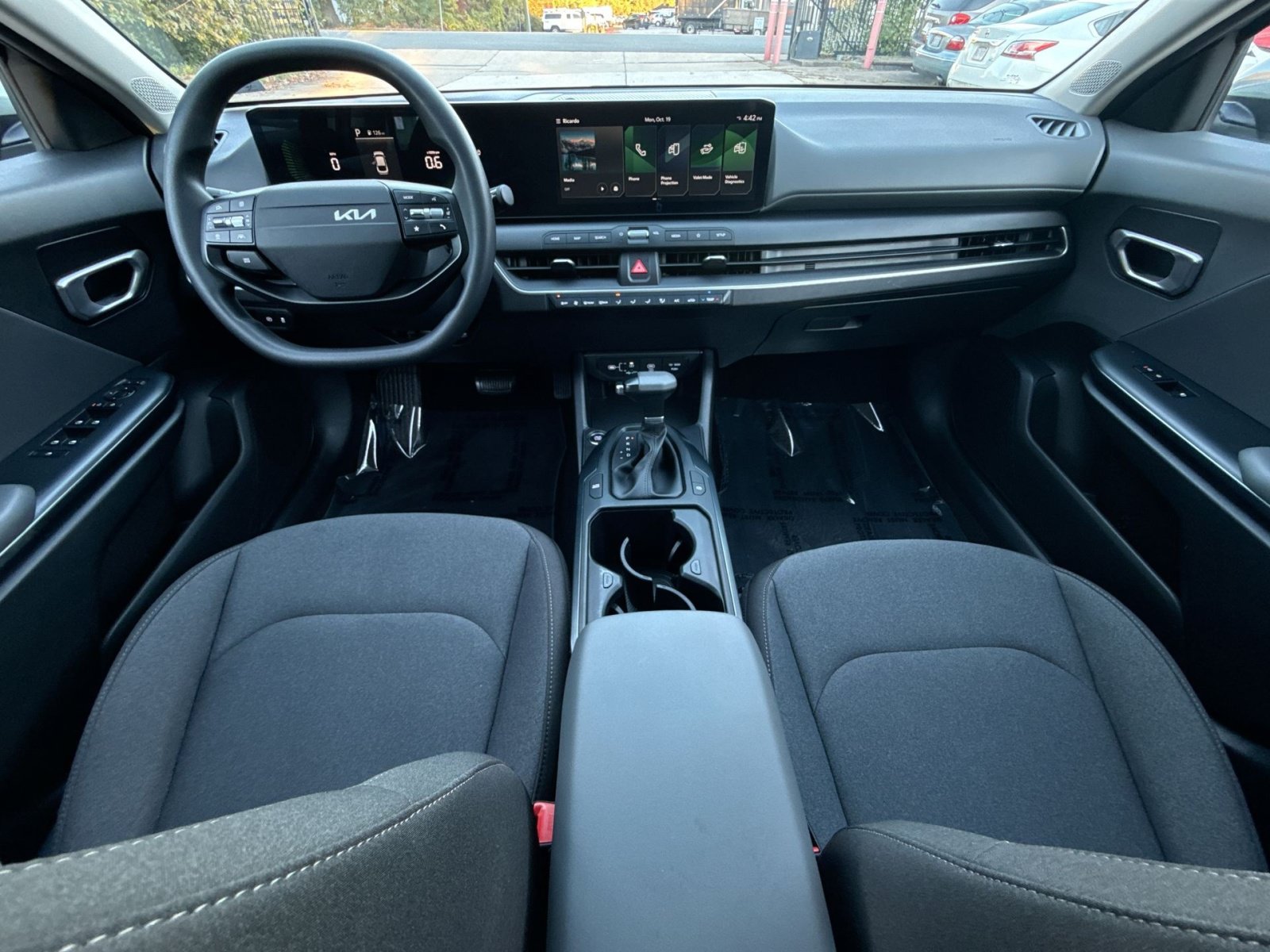 Used 2025 Kia K4 FWD image 28