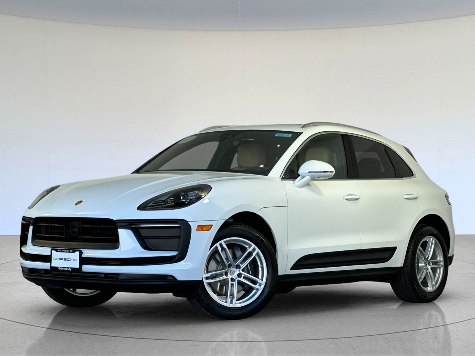 Certified 2026 Porsche Macan AWD/4WD image 1
