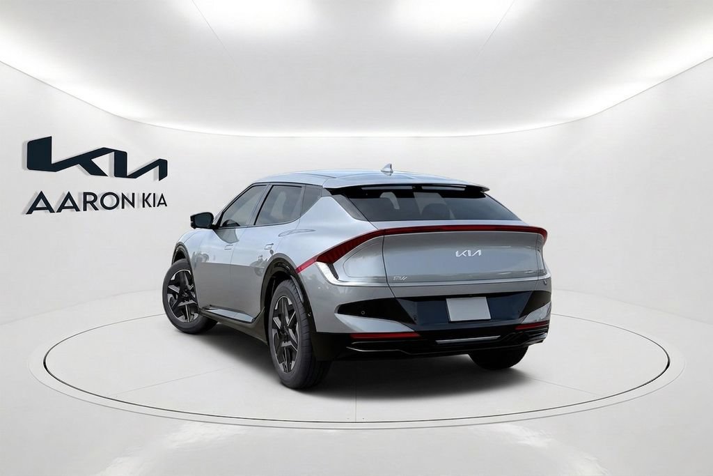 New 2026 Kia EV6 Wind RWD image 4