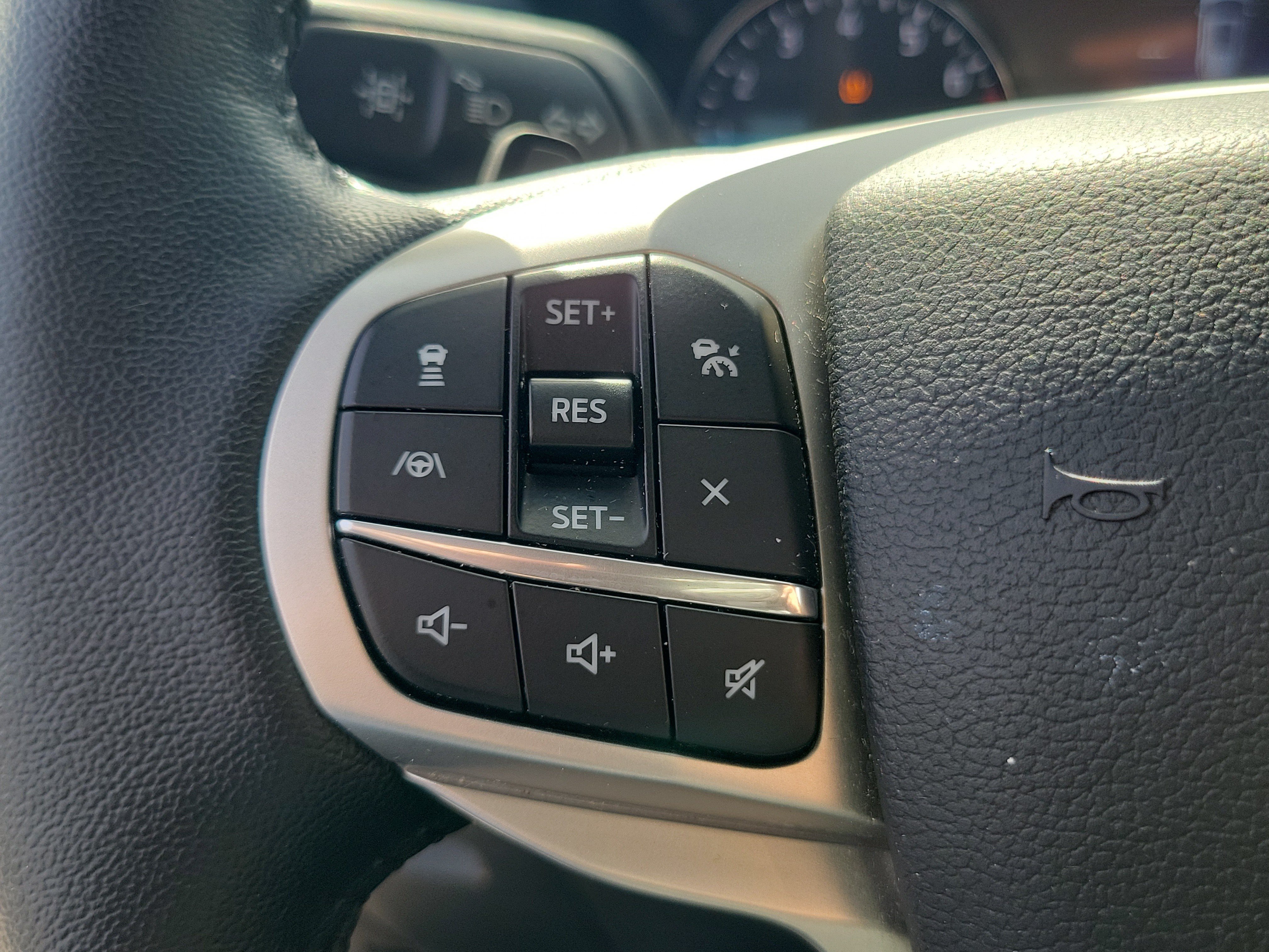 Used 2021 Ford Explorer Limited w/ Equipment Group 301A RWD image 25