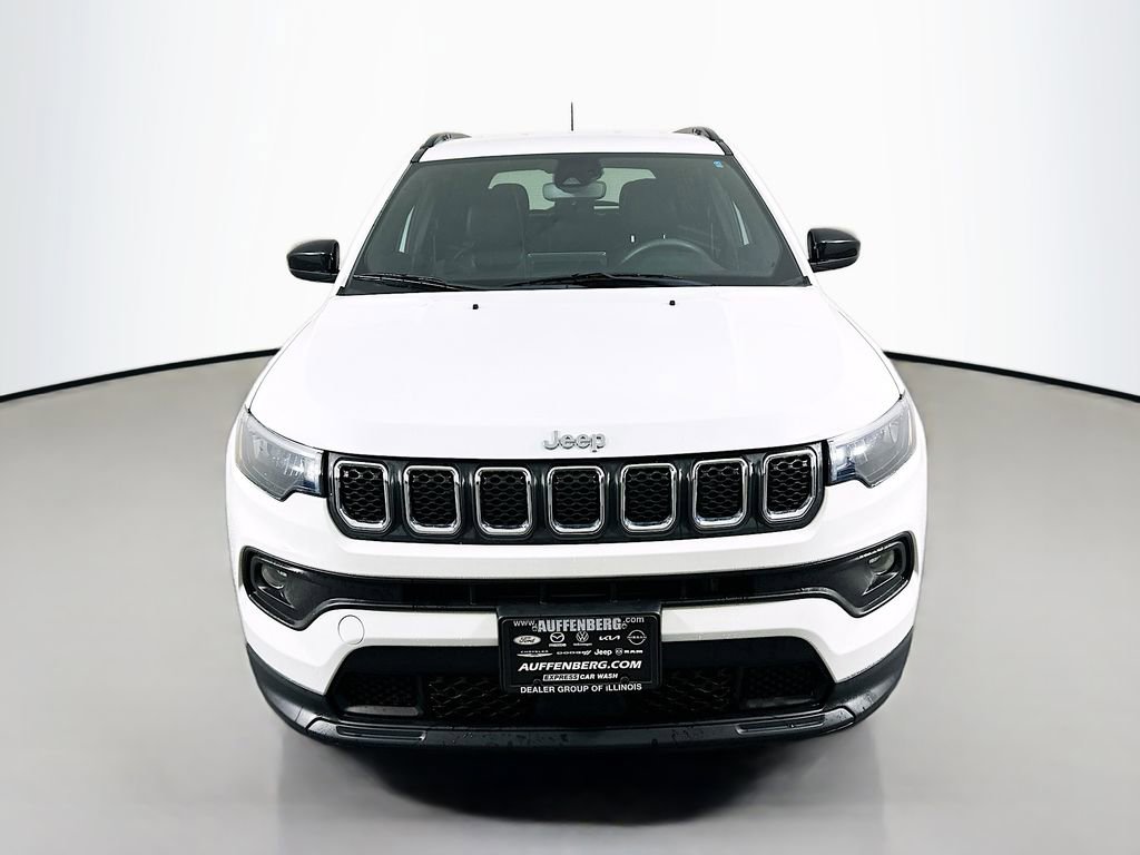 Used 2023 Jeep Compass Latitude AWD/4WD image 2