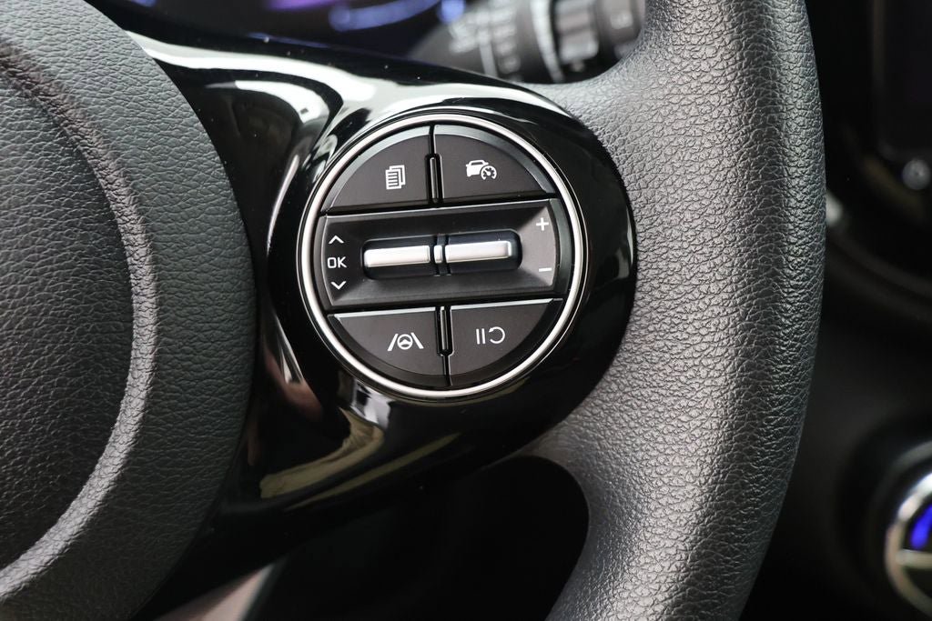 Used 2023 Kia Soul S FWD image 19