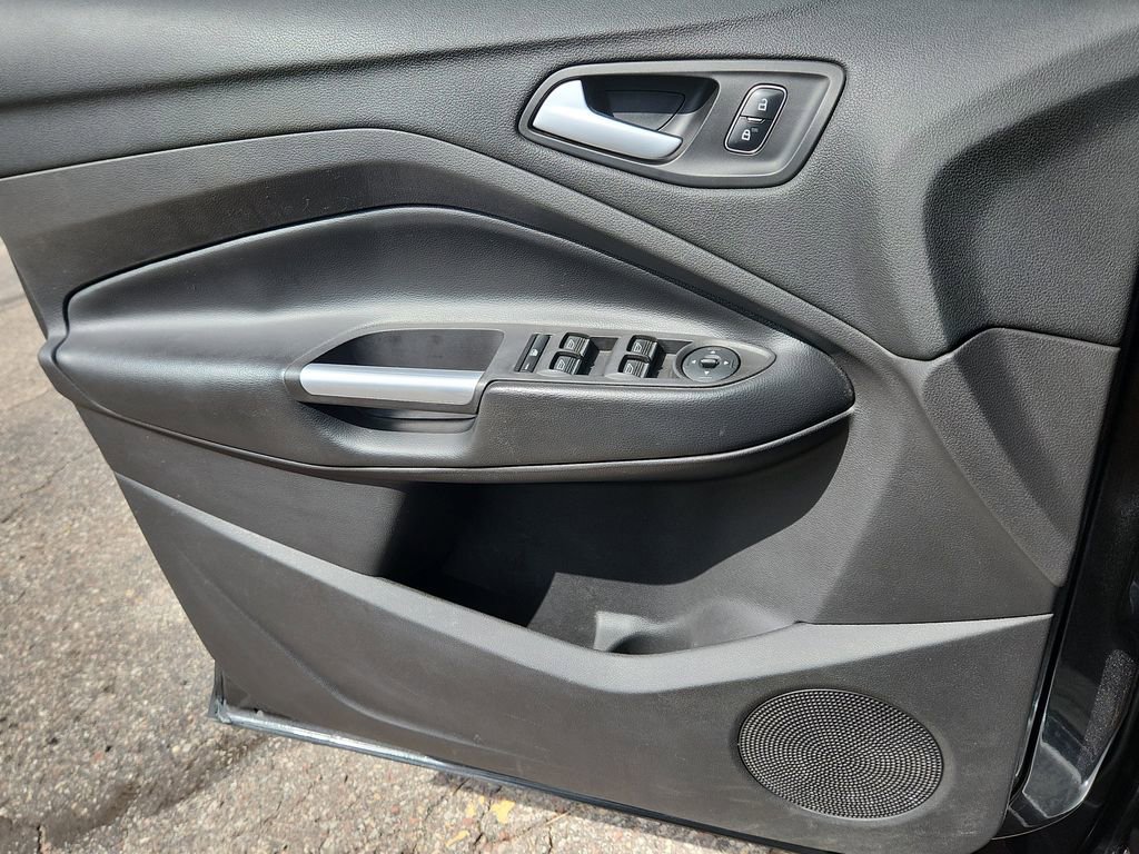 Used 2019 Ford Escape SE image 7