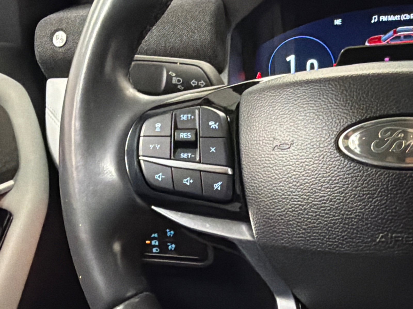 Used 2025 Ford Explorer Platinum w/ Ultimate Package image 24