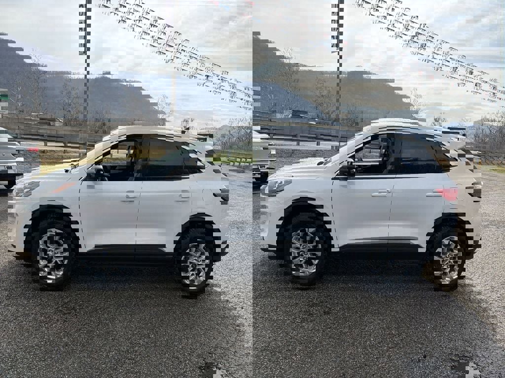 Used 2022 Ford Escape SE image 7