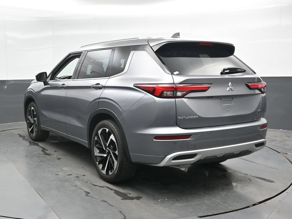 Used 2023 Mitsubishi Outlander SEL AWD/4WD image 9
