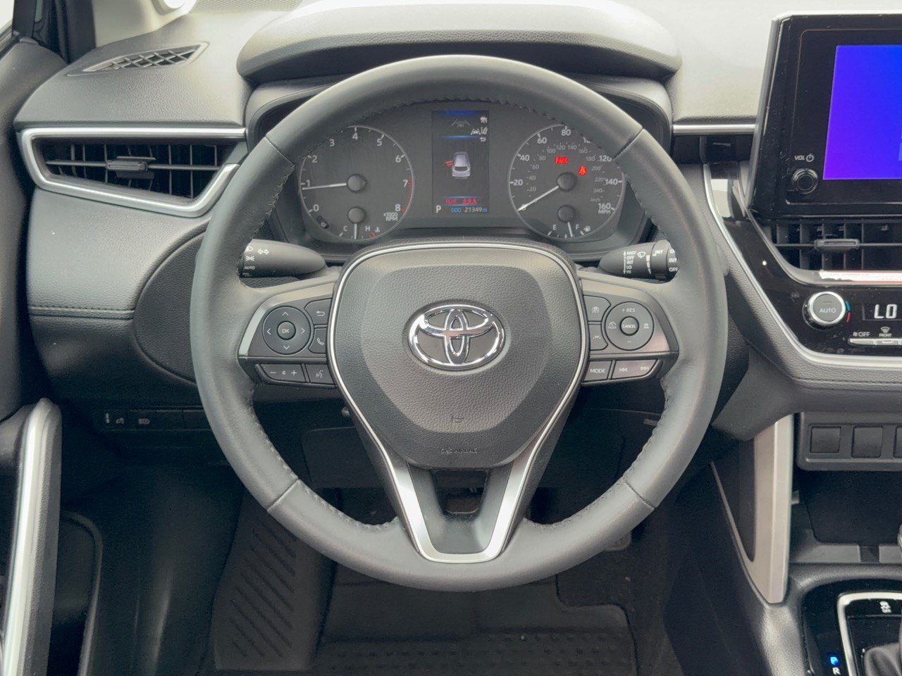 Certified 2024 Toyota Corolla Cross LE w/ Moonroof Package FWD image 10