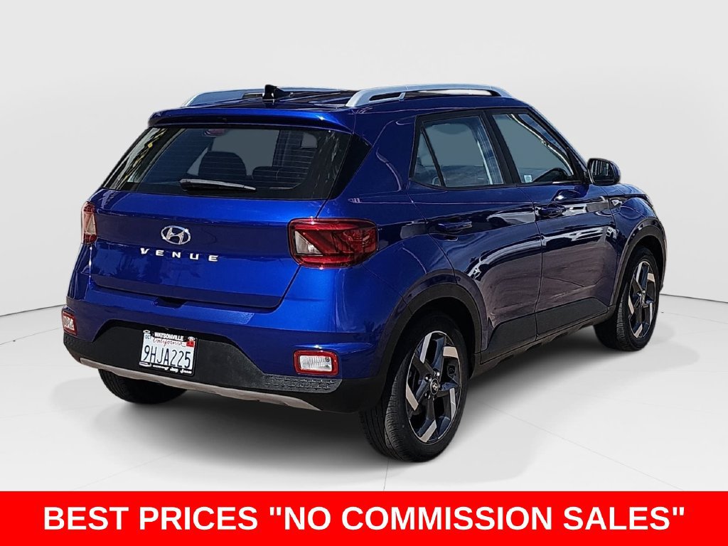 Used 2022 Hyundai Venue Limited FWD image 3
