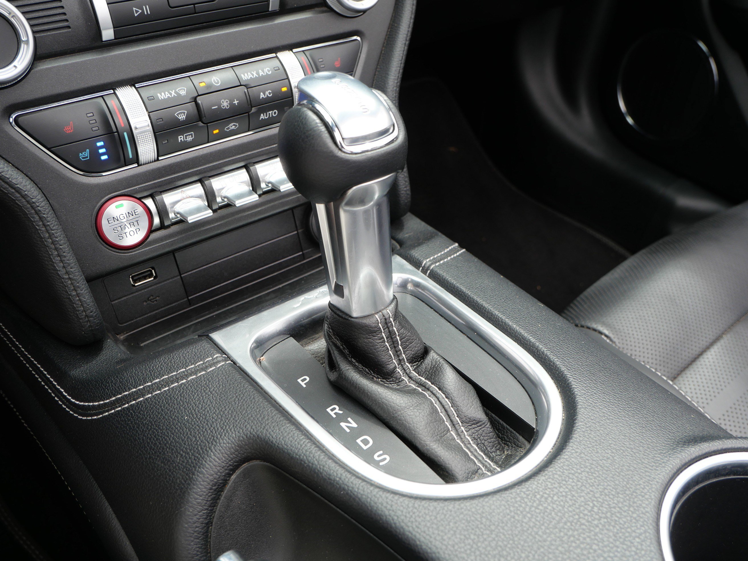 Used 2019 Ford Mustang GT Premium w/ Equipment Group 401A RWD image 24