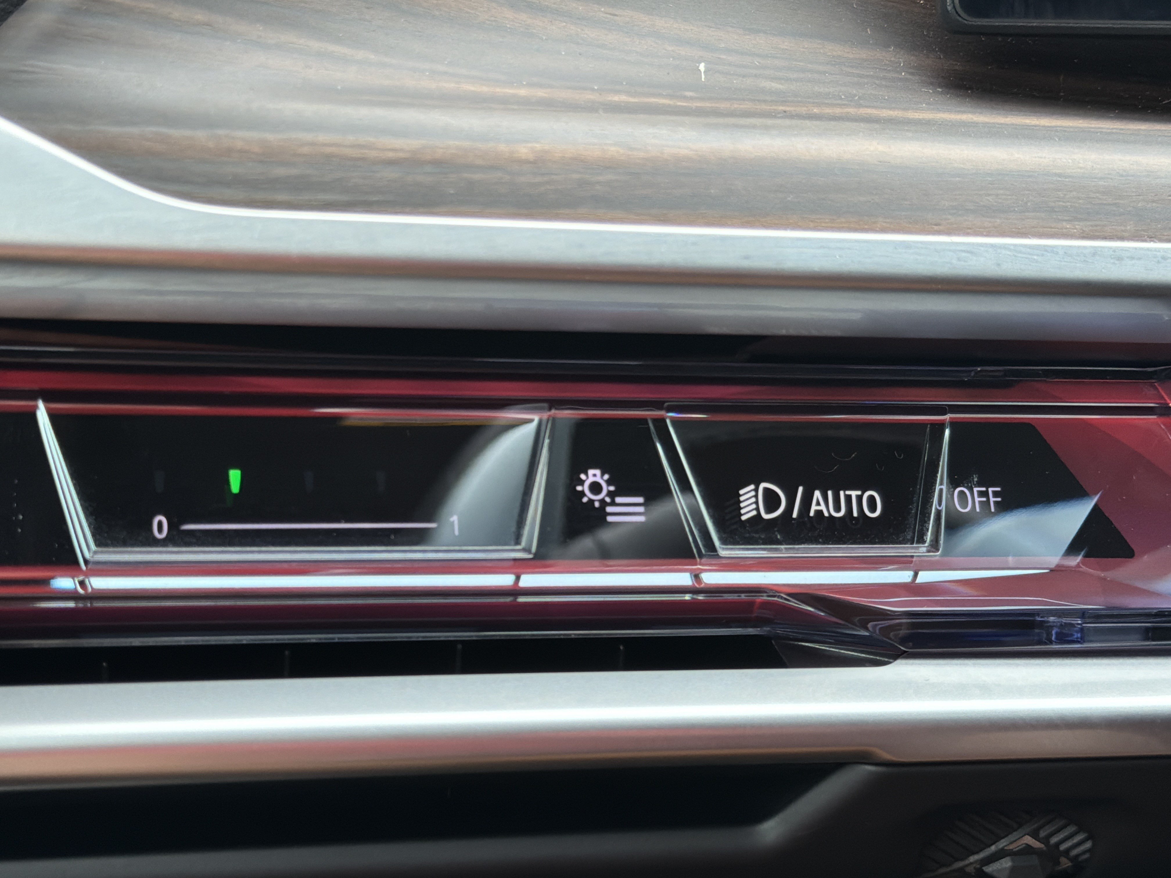 Certified 2026 BMW 740i xDrive AWD/4WD image 13