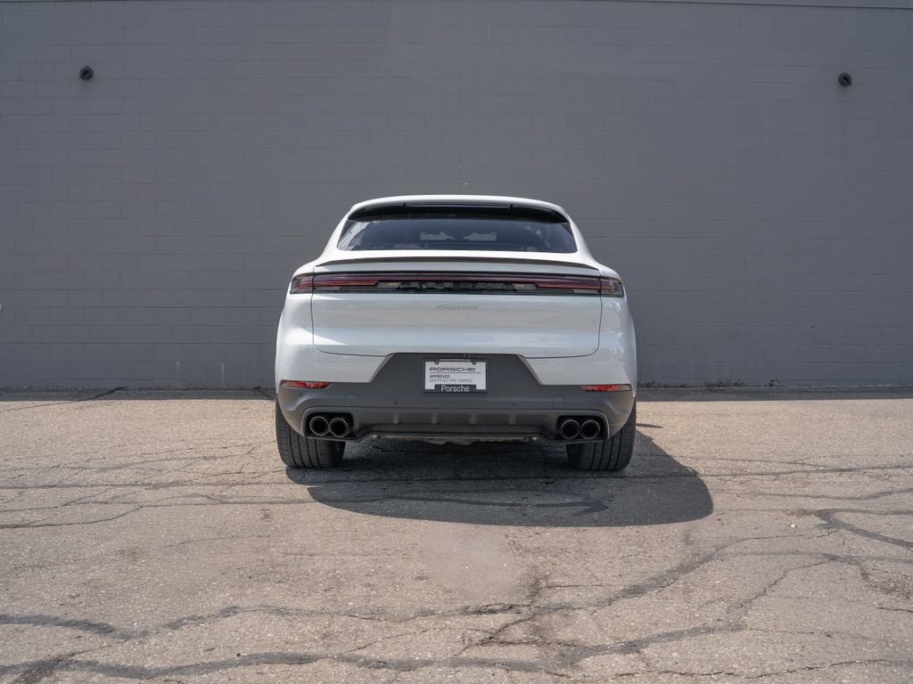 Used 2025 Porsche Cayenne Coupe AWD/4WD image 6