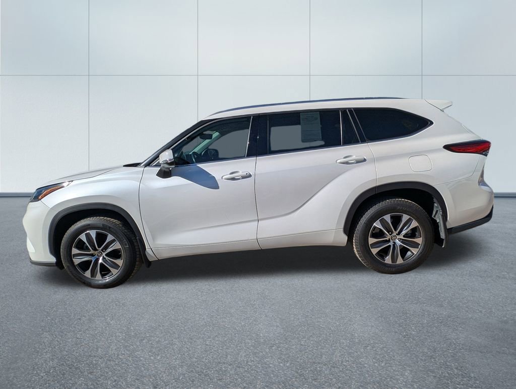 Used 2020 Toyota Highlander XLE image 4