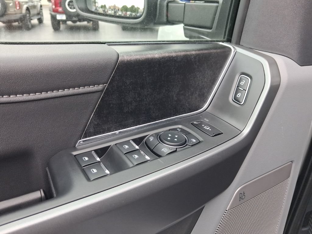 New 2026 Ford F250 XLT w/ XLT Premium Package AWD/4WD image 3