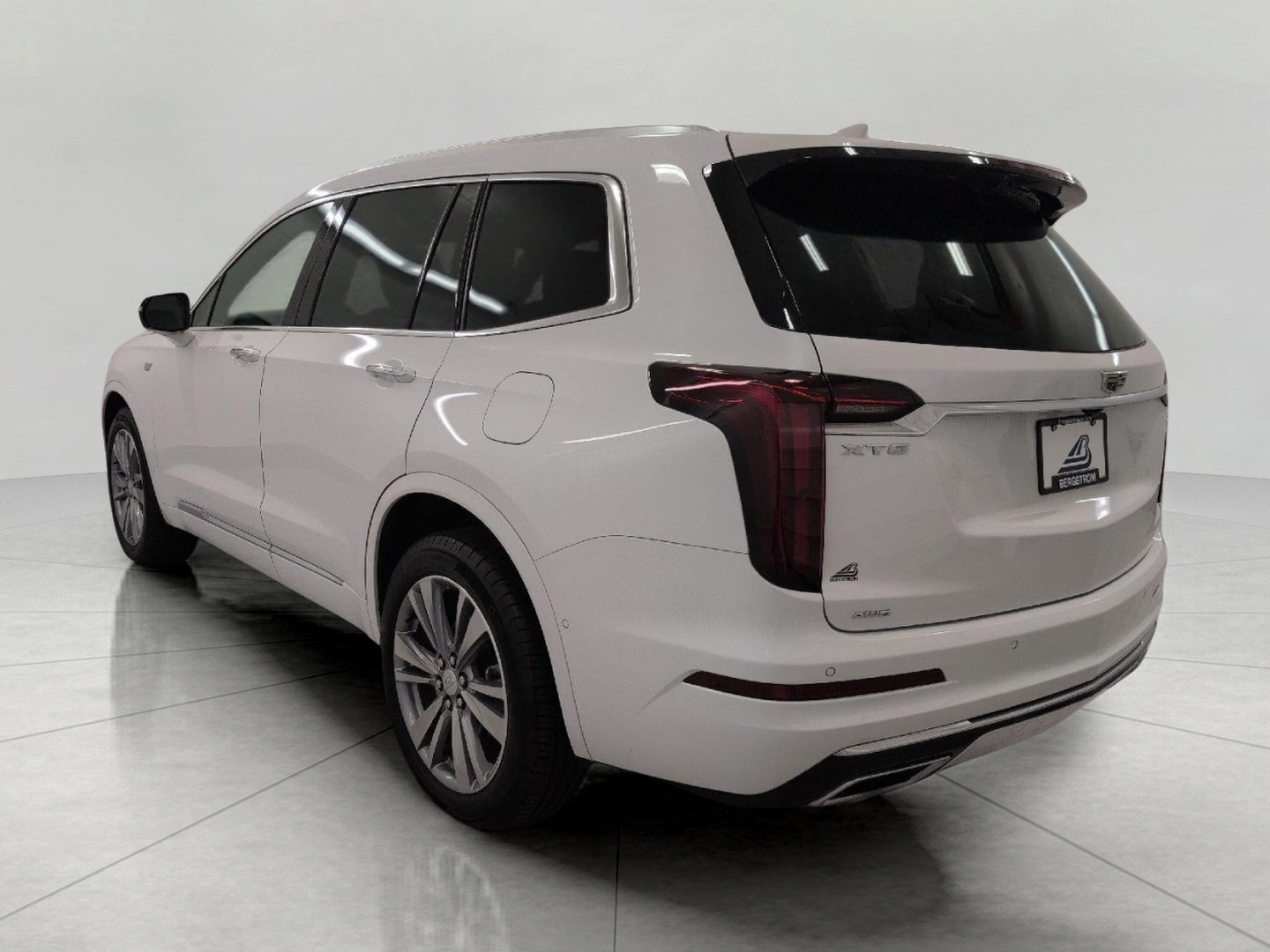 Certified 2025 Cadillac XT6 Premium Luxury w/ Technology Package AWD/4WD image 20