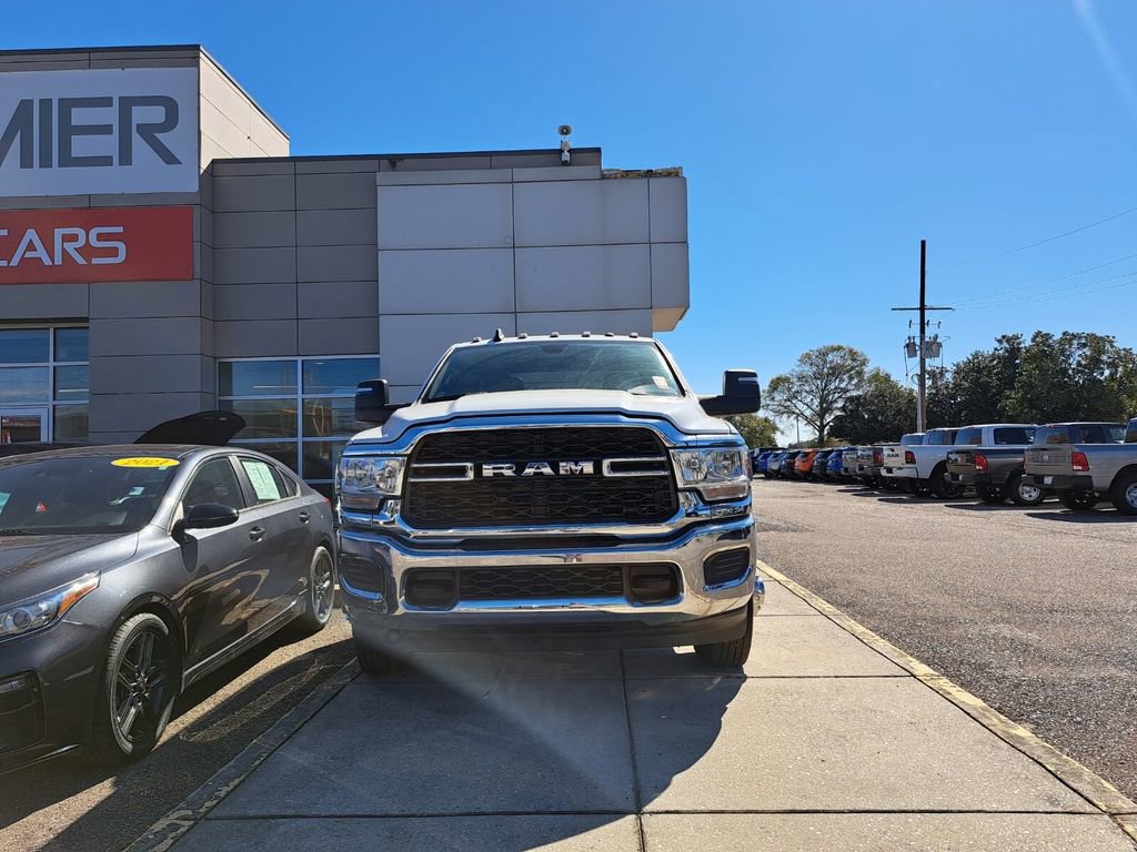 Used 2024 RAM 3500 Tradesman w/ Chrome Appearance Group image 4