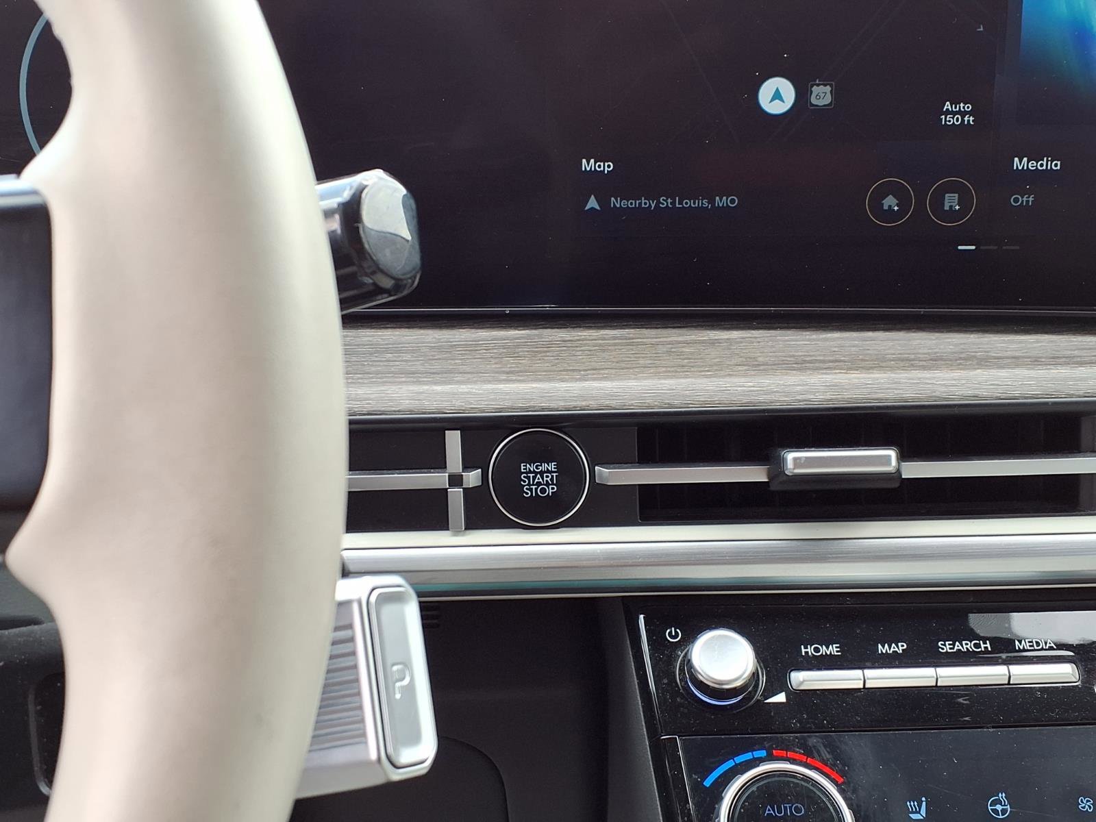 Used 2024 Hyundai Santa Fe Limited image 15