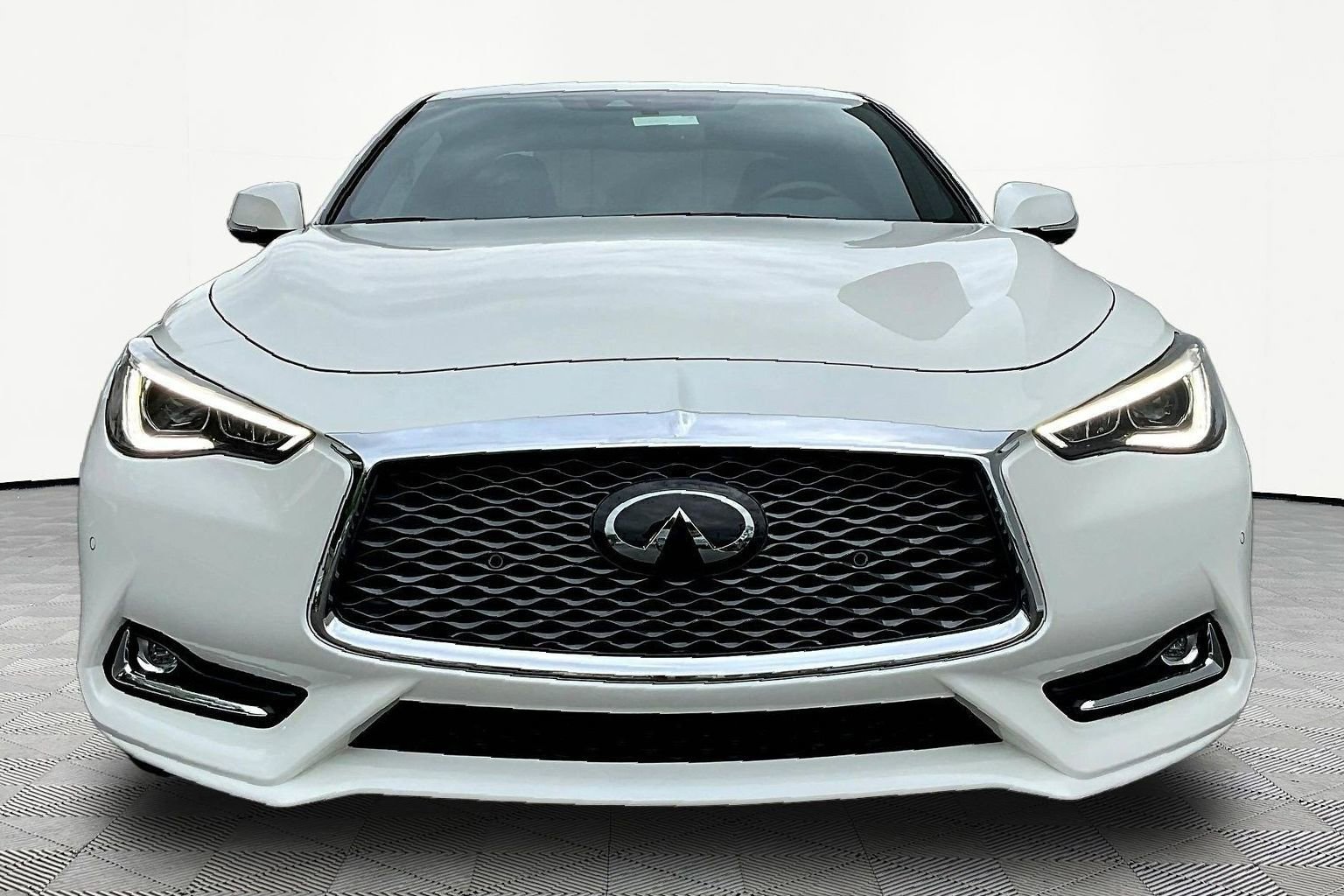 Used 2022 INFINITI Q60 3.0t Luxe w/ Essential Package image 2