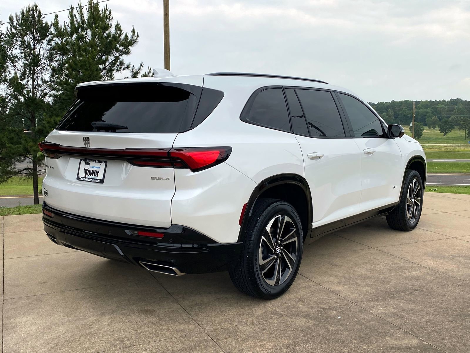 Used 2025 Buick Enclave Sport Touring FWD image 6
